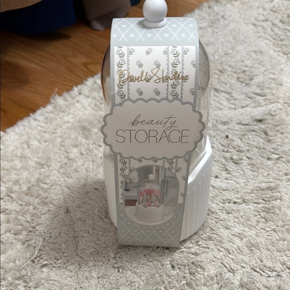 White Beauty Storage Organizer NWT - Picture 1 of 3
